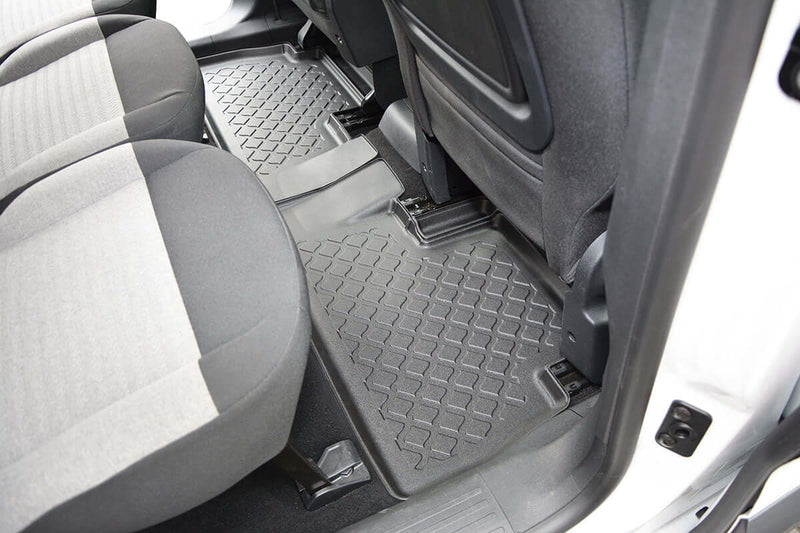 Allwetter Fussmatten für Citroen Berlingo, Fiat Doblo, Opel Combo, Peugeot Partner im Fahrzeuginnenraum.
