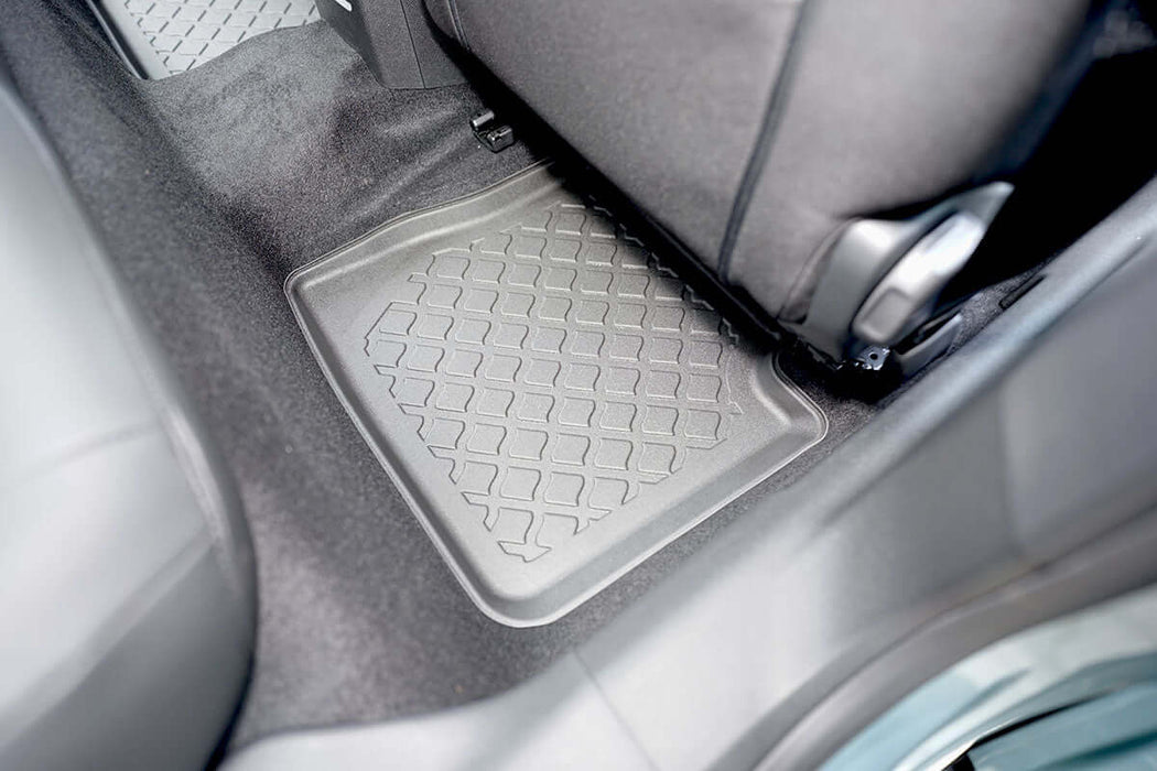 Flexibles TPE Allwetter Fussmatte im Fahrzeugboden, schützende und pflegeleichte Autofussmatte.