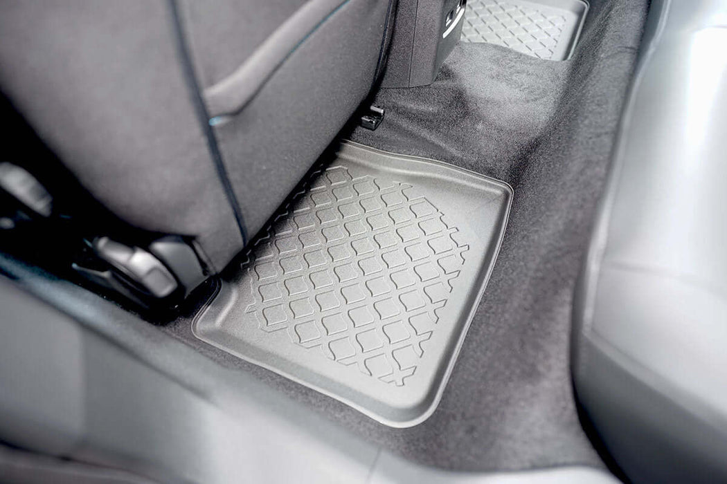 Allwetter Fussmatte aus TPE Material für Citroen E-C4 und Peugeot e-2008, robust und pflegeleicht.