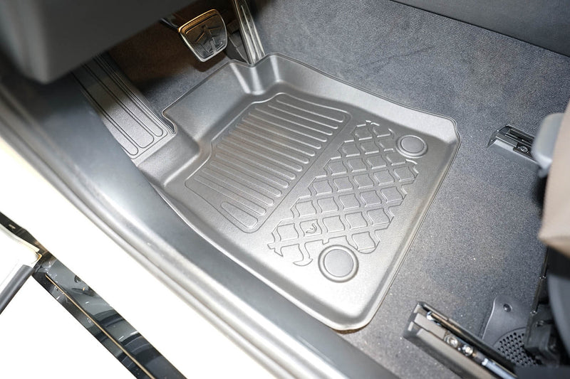 Tous les tapis de pied pour BMW i5 à partir de 2023