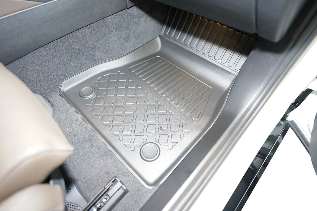 All -weather foot mats for BMW i5 from 2023