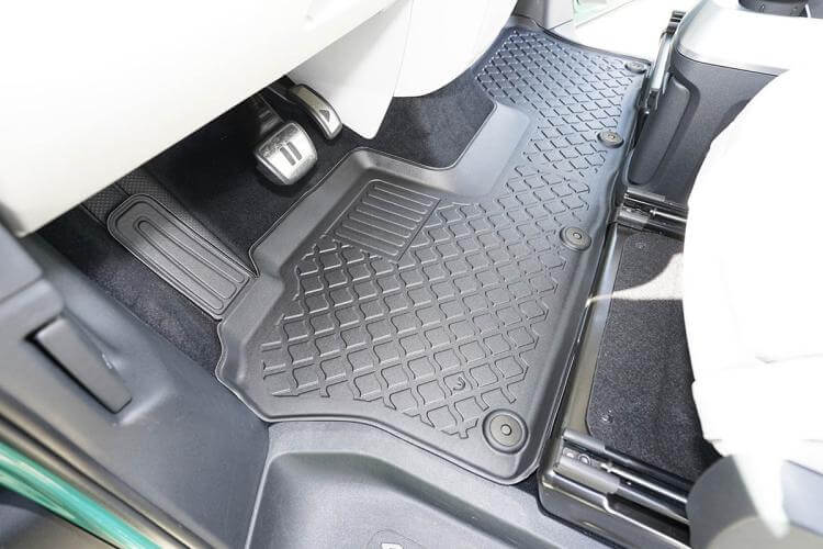 Allwetter Fussmatten für VW ID. Buzz, flexible TPE-Material, hoher Rand, optimaler Wetterschutz.