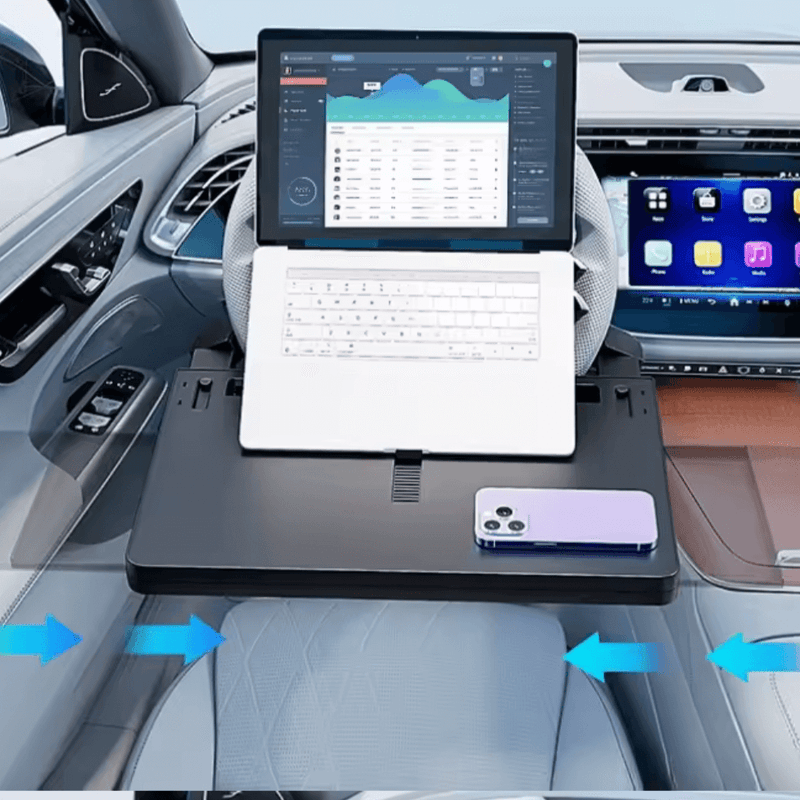 Auto Lenkrad Laptop-Tisch multifunktional in einem Fahrzeug mit Laptop und Smartphone.