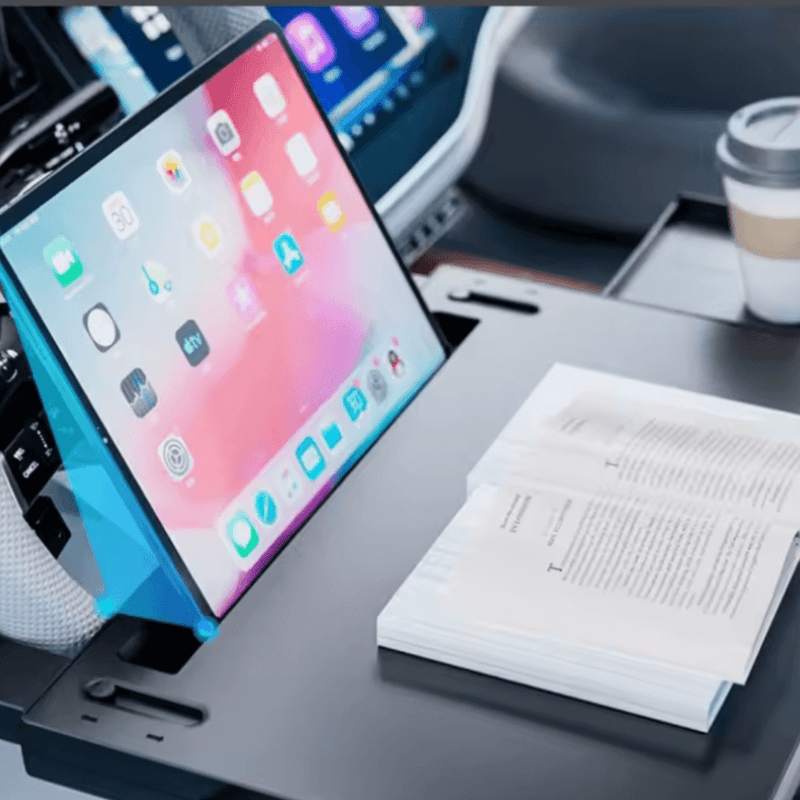 Auto Lenkrad Laptop-Tisch multifunktional mit Tablet und Buch in einem Auto montiert