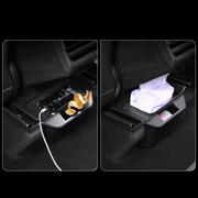 Organizer für hintere Mittelkonsole des Tesla Model Y mit Platz für Handytasche und Taschentücher.