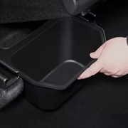 Organizer für die hintere Mittelkonsole Tesla Model Y Juniper, ideal zur Ordnung im Fahrzeug.