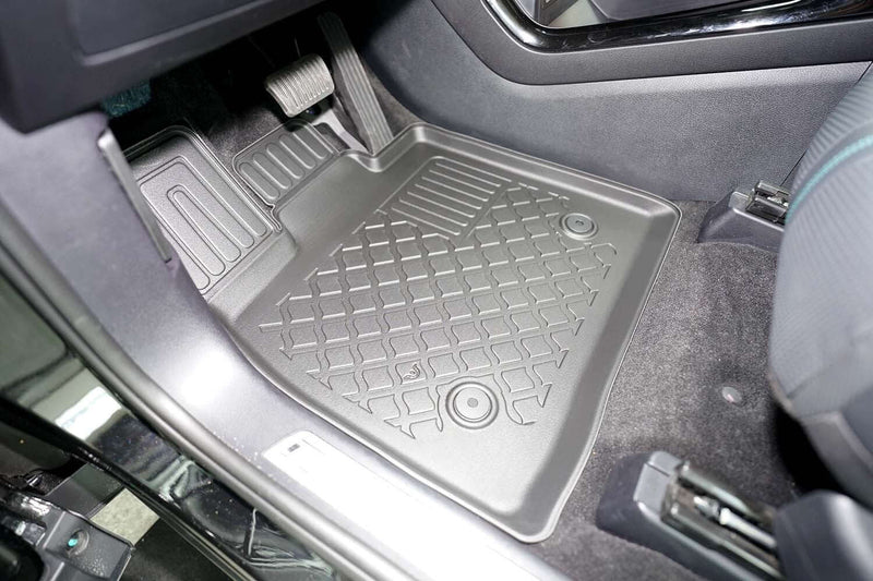 Allwetter Fussmatten für BYD Seal U ab 2024 im Innenraum eines Fahrzeugs, schmutz- und wasserdicht.