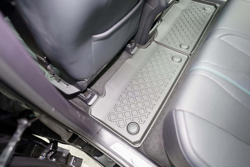 Allwetter Fussmatten für BYD Seal U ab 2024 im Fahrzeuginneren, passgenau und aus flexiblem TPE Material.