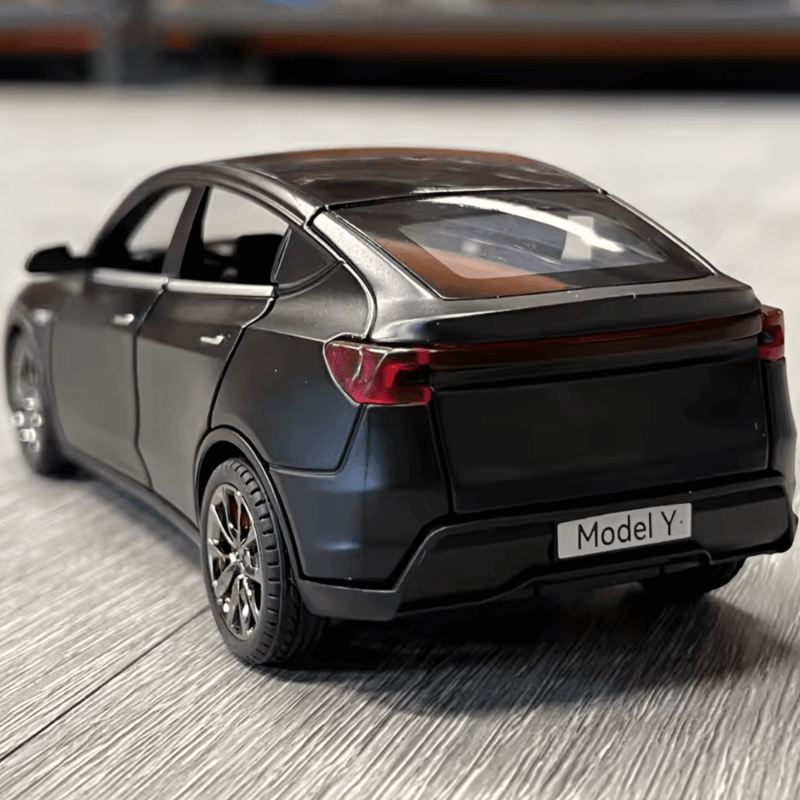 Tesla Model Y Juniper 2025 Modellauto 1/32 | e - car - shop.ch