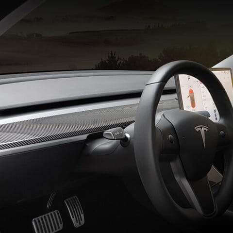 Dashboard Kunststoffabdeckung 2 - teilig Tesla Model 3/Y · bis 2023/2024 | e - car - shop.ch