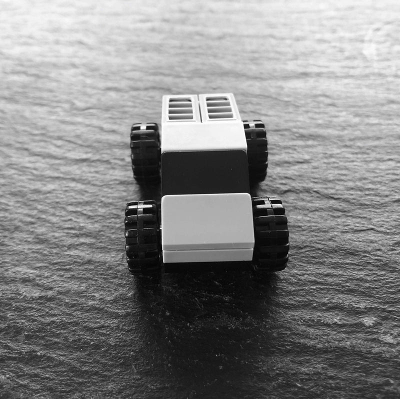 Tesla Cybertruck MINI aus Bausteinen | e - car - shop.ch
